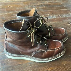 Red Wing Classic Moc 1907 boots